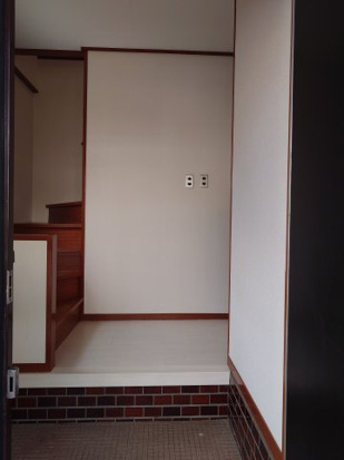 中州1丁目戸建の玄関