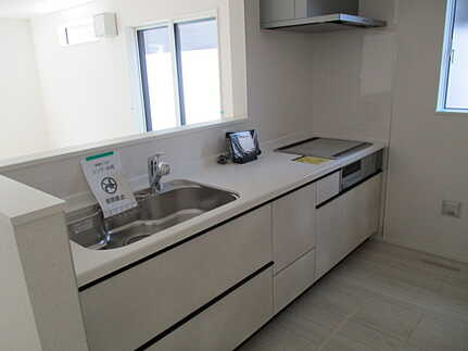 佐伯区五月が丘３丁目　１号棟のキッチン