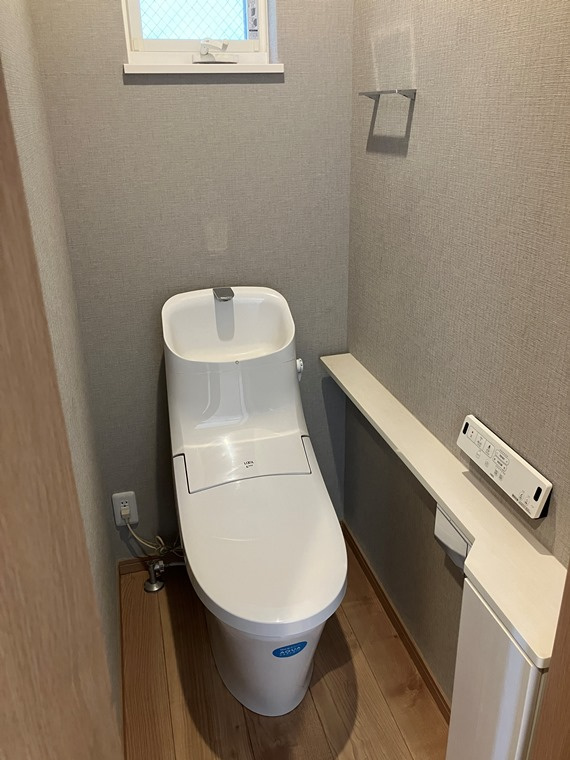 下井草戸建のトイレ