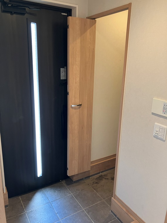 下井草戸建の玄関