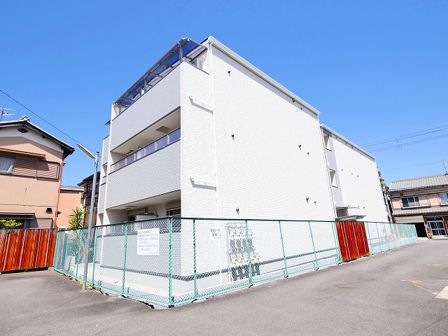 クレアール東岡町の外観