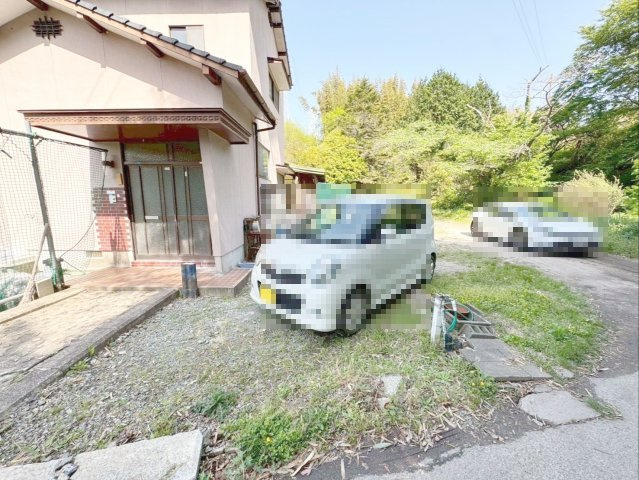 飯塚市鯰田　中古戸建の駐車場|カースペース1台駐車可能です！
