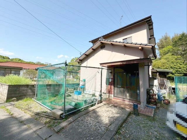 飯塚市鯰田　中古戸建の外観|築36年木造セメント瓦葺2階建！