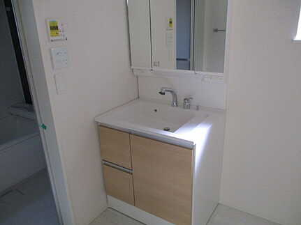 佐伯区五月が丘３丁目　2号棟の独立洗面台