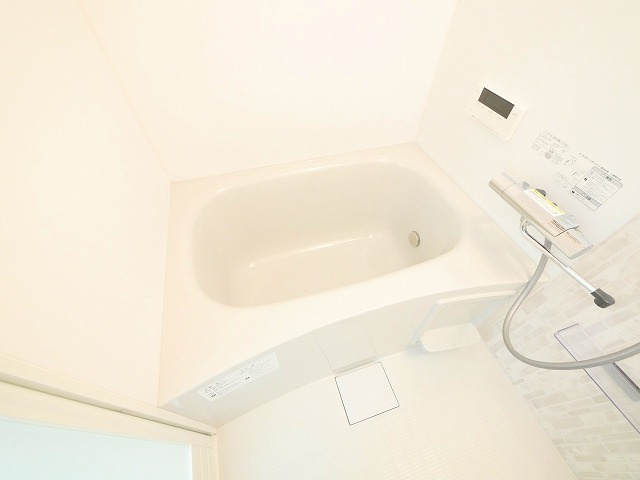 クレアール東岡町の浴室