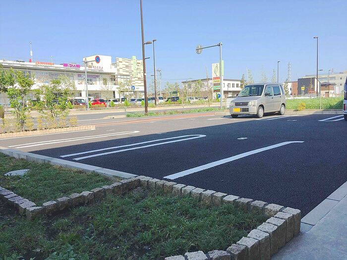 アンティポーロの駐車場