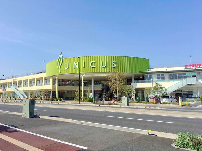 アンティポーロの周辺