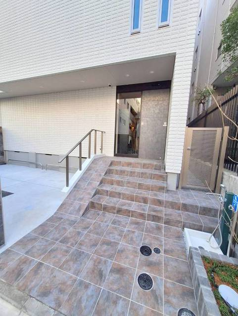 フォレスタグラン大森山王のエントランス