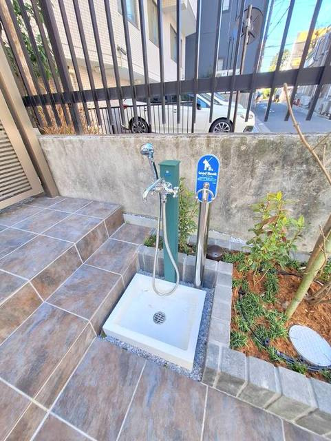 フォレスタグラン大森山王のエントランス|★ペット足洗い場★