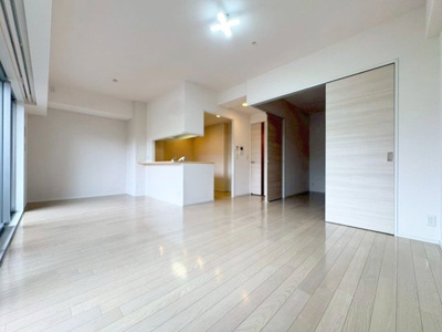 【居間・リビング】 | グランファースト千里桃山台　9号棟