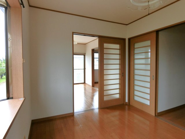 パークハイツA棟の居間・リビング