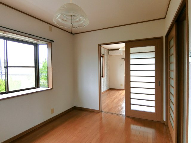 パークハイツA棟の居間・リビング