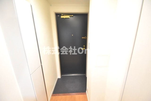 八尾市本町５丁目の賃貸マンションの玄関