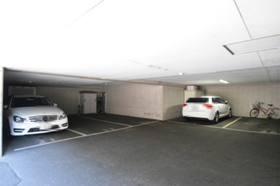 【駐車場】 | ハイロイヤル緑地公園パートⅡ | エイブル売買事業部では、箕面市・豊中市・吹田市・池田市・茨木市・高槻市の北摂エリア全域で、物件のご紹介を致しております。北摂エリアにて購入物件をお探しの際は、当社までお問合せ下さいませ。