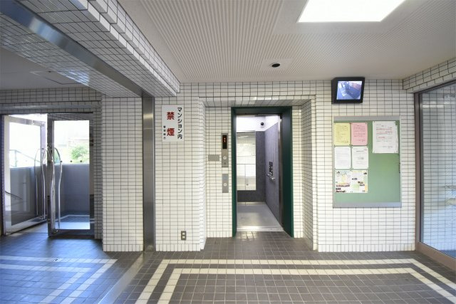 【その他共用部分】 | ハイロイヤル緑地公園パートⅡ | こちらの物件近くの教育施設や、スーパー・公園など、物件周辺の住環境を併せてご案内させて頂きます。ぜひ、現地での暮らしをイメージなさって下さい！