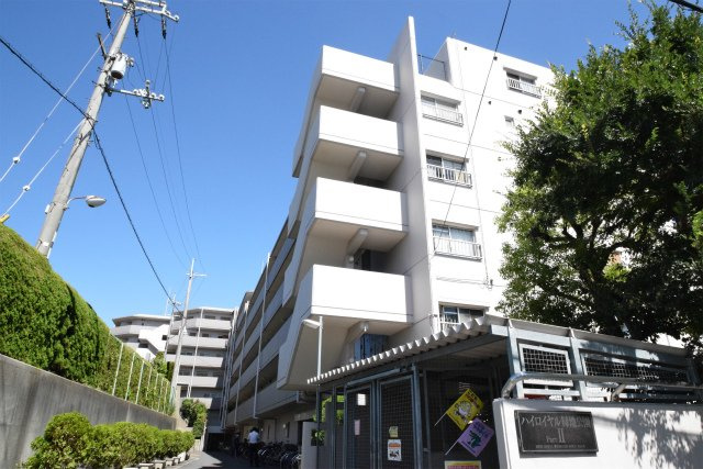 【外観】 | ハイロイヤル緑地公園パートⅡ | 物件を比較検討したいお客様には、「物件比較見学プラン」をご用意しております。こちらの物件だけでなく、お客様の希望に沿った物件を、いくつかまとめてご案内させて頂きます。