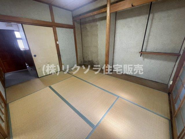 池田本町　中古一戸建ての和室|和室6.0帖
■物件内覧・資金計画相談・住宅ローン相談、リフォーム相談、お問合せ受付中■
※当日・翌日のご内覧、ご相談はお電話でのお問合せがスムーズです！
