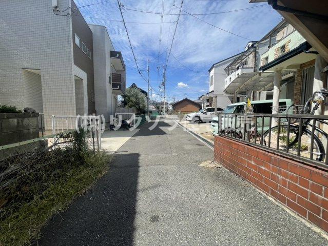池田本町　中古一戸建ての前面道路含む現地写真|■物件内覧・資金計画相談・住宅ローン相談、リフォーム相談、お問合せ受付中■
※当日・翌日のご内覧、ご相談はお電話でのお問合せがスムーズです！