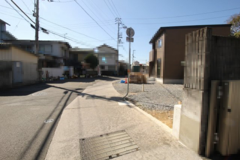 石立町　建築条件付き　売土地　1号地　（全8区画）の前面道路含む現地写真