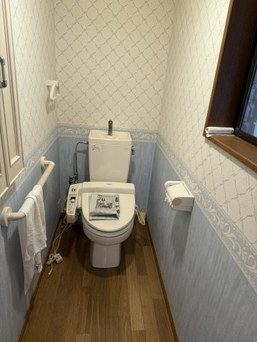 鏡野町百谷 中古住宅 7DK＋S＋離れのトイレ|離れ　トイレ