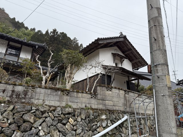 鏡野町百谷 中古住宅 7DK＋S＋離れの外観|蔵