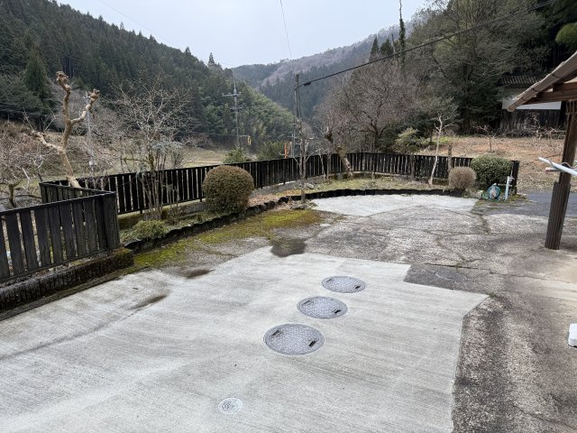 鏡野町百谷 中古住宅 7DK＋S＋離れの庭