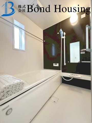 全10区画　WIC付収納豊富　明石市北王子町　9号棟　新築戸建の浴室