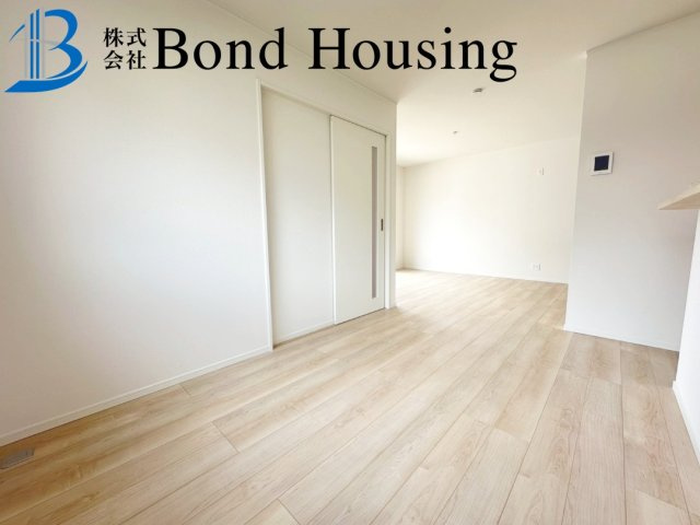 全10区画　WIC付収納豊富　明石市北王子町　9号棟　新築戸建の洋室