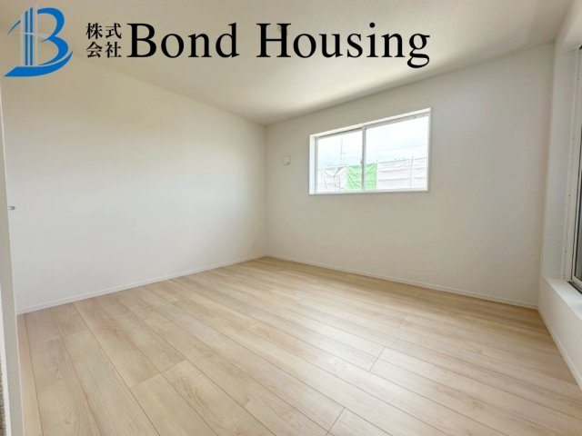 全10区画　WIC付収納豊富　明石市北王子町　9号棟　新築戸建の洋室