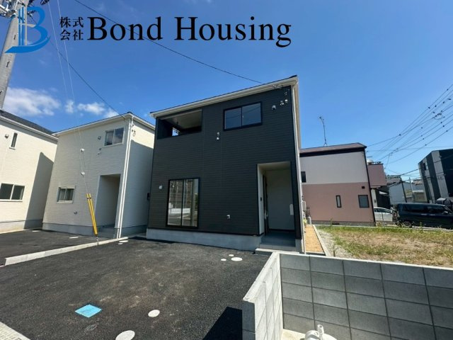 全10区画　WIC付収納豊富　明石市北王子町　9号棟　新築戸建の外観