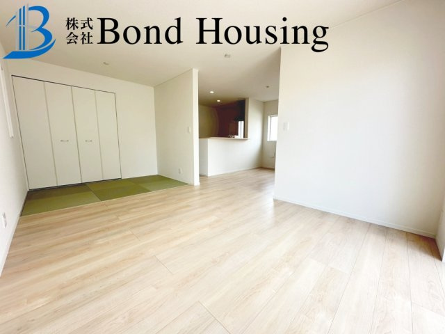 全10区画　WIC付収納豊富　明石市北王子町　9号棟　新築戸建の洋室