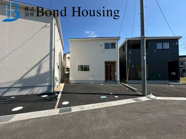 全10区画　ワイドバルコニー　明石市北王子町　8号棟　新築戸建の前面道路含む現地写真