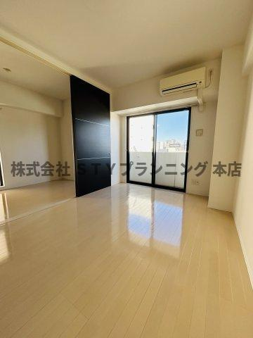 仲介手数料０円！Canal Eastの居間・リビング