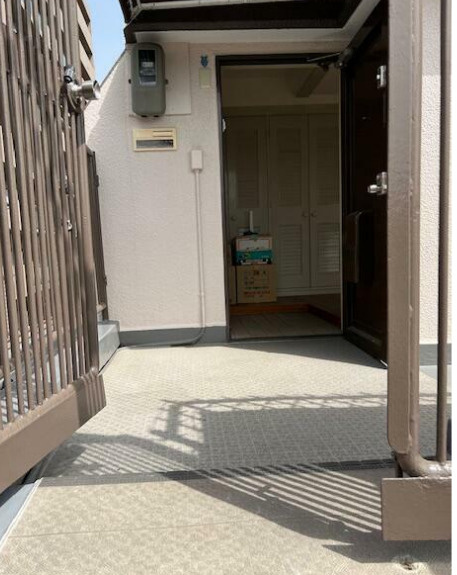 サニーライフ住吉の玄関