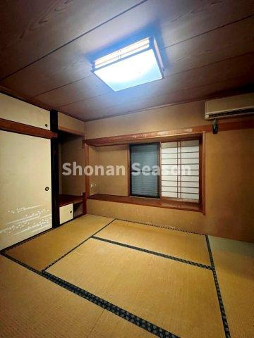 【和室】 | 柔らかな畳の和室は、サッと布団を敷いて寝室にしやすいですよ♪