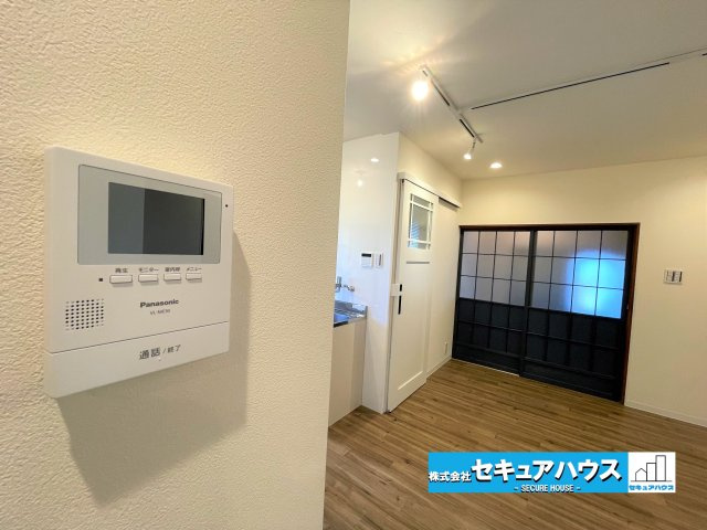 岐阜県羽根郡笠松町米野 中古戸建のセキュリティ|事前予約にて現地ご見学いただけます！お気軽にお問い合わせください♪
■株式会社　セキュアハウス　豊明支店■
住宅ローンに強く、知識、経験豊富なスタッフ在籍
お客様に寄り添い、ご成約後もサポート致します