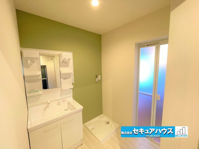 岐阜県羽根郡笠松町米野 中古戸建の洗面所|事前予約にて現地ご見学いただけます！お気軽にお問い合わせください♪
■株式会社　セキュアハウス　豊明支店■
住宅ローンに強く、知識、経験豊富なスタッフ在籍
お客様に寄り添い、ご成約後もサポート致します