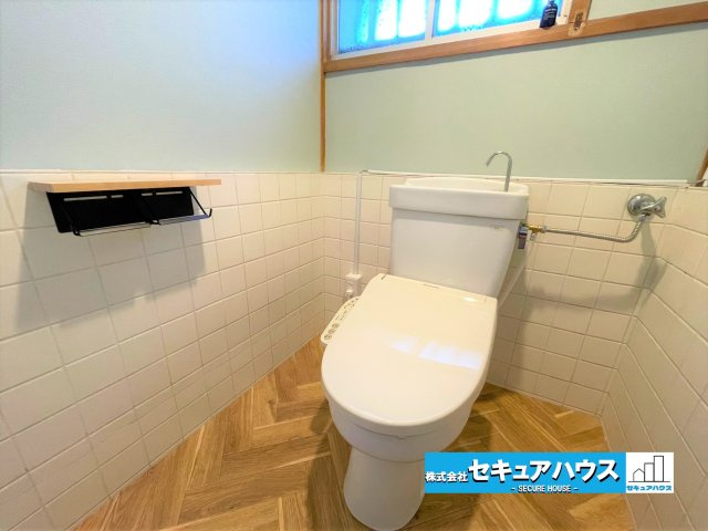 岐阜県羽根郡笠松町米野 中古戸建のトイレ|事前予約にて現地ご見学いただけます！お気軽にお問い合わせください♪
■株式会社　セキュアハウス　豊明支店■
住宅ローンに強く、知識、経験豊富なスタッフ在籍
お客様に寄り添い、ご成約後もサポート致します