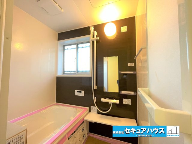 岐阜県羽根郡笠松町米野 中古戸建の浴室|事前予約にて現地ご見学いただけます！お気軽にお問い合わせください♪
■株式会社　セキュアハウス　豊明支店■
住宅ローンに強く、知識、経験豊富なスタッフ在籍
お客様に寄り添い、ご成約後もサポート致します