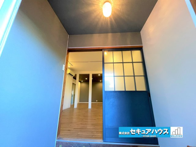 岐阜県羽根郡笠松町米野 中古戸建の玄関|事前予約にて現地ご見学いただけます！お気軽にお問い合わせください♪
■株式会社　セキュアハウス　豊明支店■
住宅ローンに強く、知識、経験豊富なスタッフ在籍
お客様に寄り添い、ご成約後もサポート致します