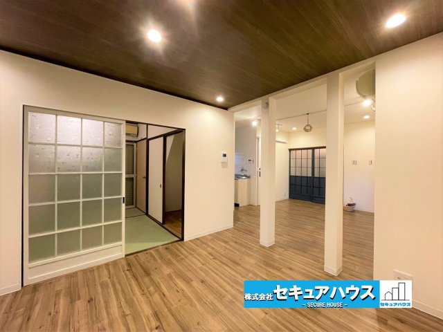 岐阜県羽根郡笠松町米野 中古戸建の居間・リビング|事前予約にて現地ご見学いただけます！お気軽にお問い合わせください♪
■株式会社　セキュアハウス　豊明支店■
住宅ローンに強く、知識、経験豊富なスタッフ在籍
お客様に寄り添い、ご成約後もサポート致します