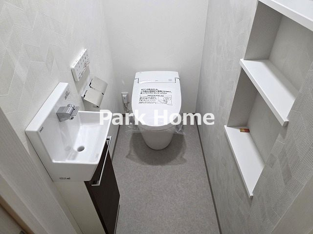 高知市秦南町2丁目 新築戸建てのトイレ|１F：トイレ