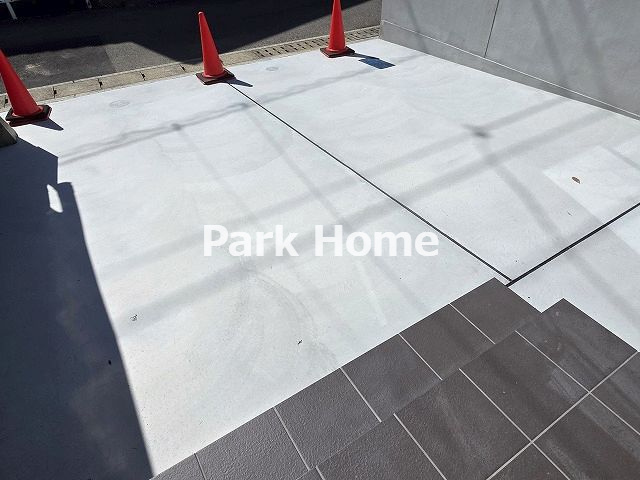 高知市秦南町2丁目 新築戸建ての駐車場