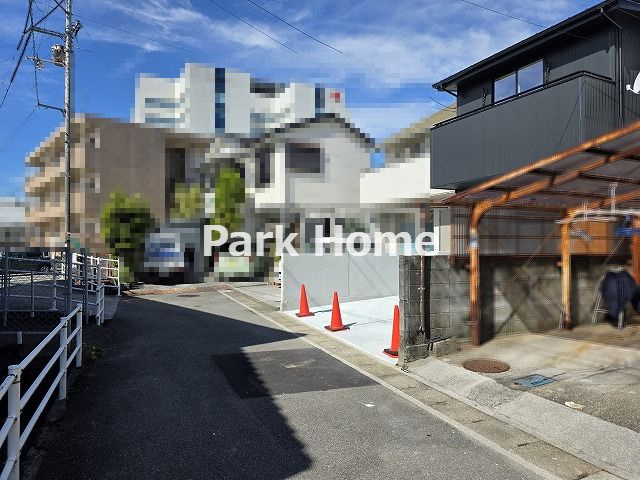 高知市秦南町2丁目 新築戸建ての前面道路含む現地写真