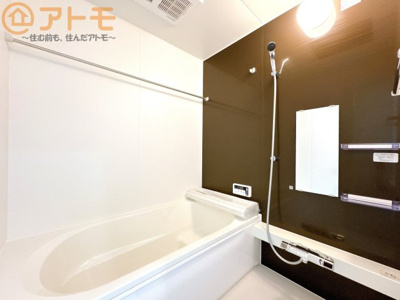 【浴室】 | 清水区横砂南町5期　新築戸建　2号棟 | 浴室は落ち着いた色のパネルでゆったりと過ごせる空間です。お風呂で一日の疲れを癒しましょう♪