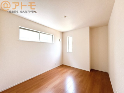 【寝室】 | 清水区横砂南町5期　新築戸建　2号棟 | 毎日すごす部屋の広さや陽当りも気になるポイントですね！現地で体感してみてください♪