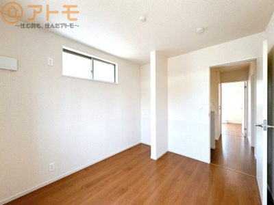 【子供部屋】 | 清水区横砂南町5期　新築戸建　2号棟 | 壁と床がシンプルな色合いだからこそ自分だけの空間を作れます♪お部屋作りのイメージは順調でしょうか♪