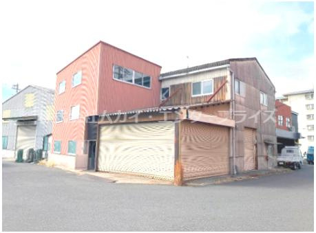 平野屋貸倉庫の外観