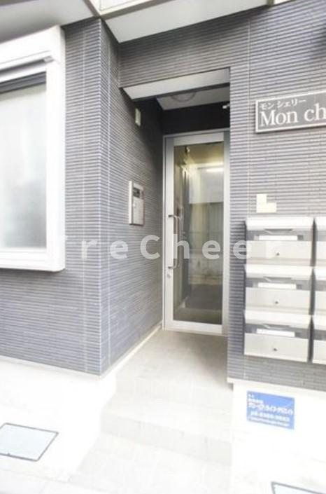 モンシェリー西日暮里のエントランス