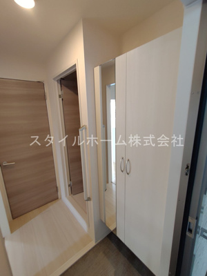 【玄関】 | エミールＡ | 別部屋写真です。